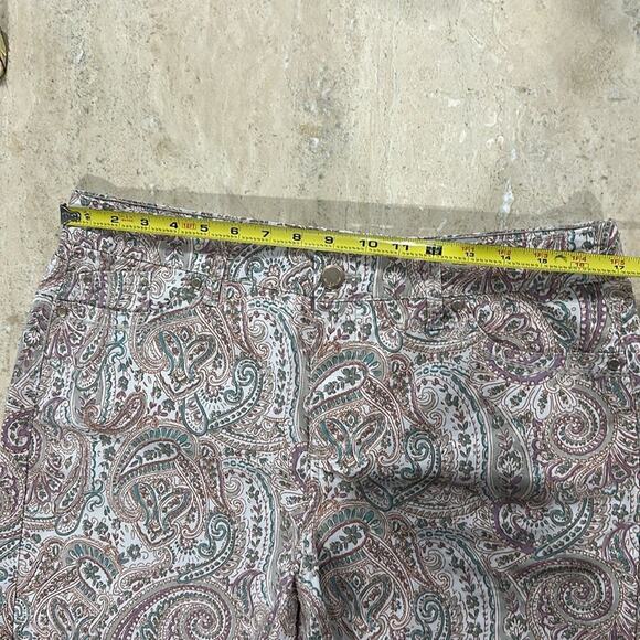 Bandolino Womans Shorts Size 12 Amy Short Cotton Cuffed Paisley Print Stretch - Picture 6 of 8